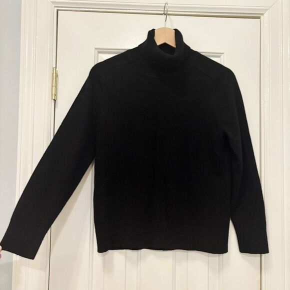 Quince 100% Cashmere Turtleneck Sweater Black Size M Thick Luxurious - Picture 3 of 5